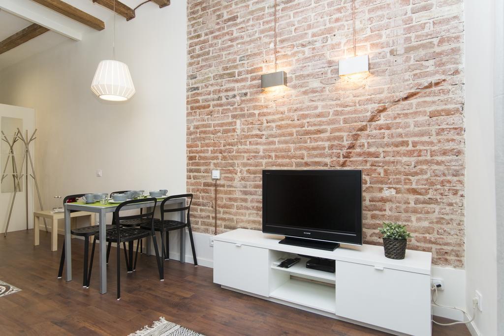 Apartments Barcelona Sagrada Szoba fotó