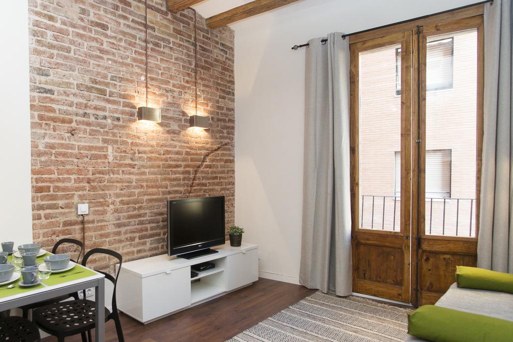 Apartments Barcelona Sagrada Szoba fotó