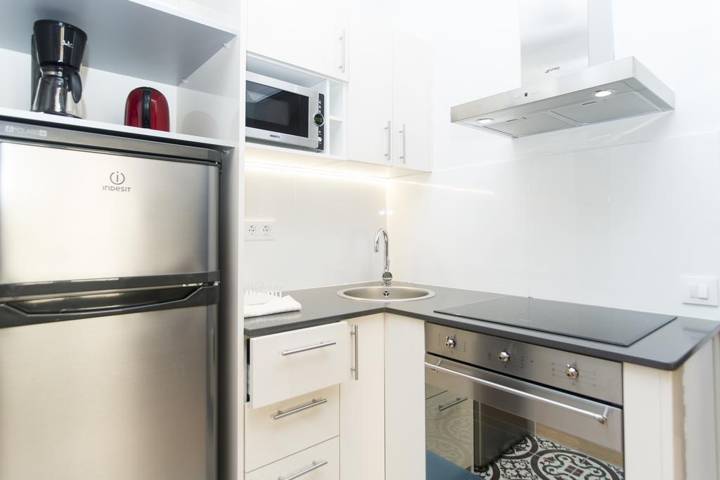 Apartments Barcelona Sagrada Szoba fotó