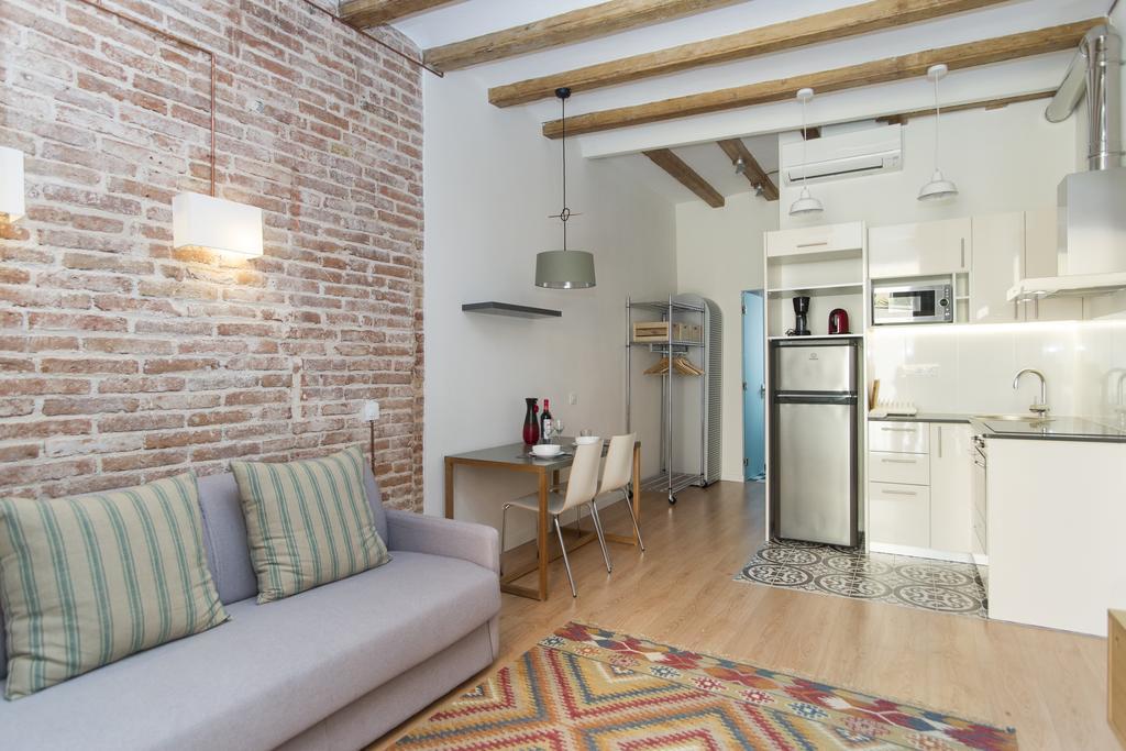 Apartments Barcelona Sagrada Szoba fotó