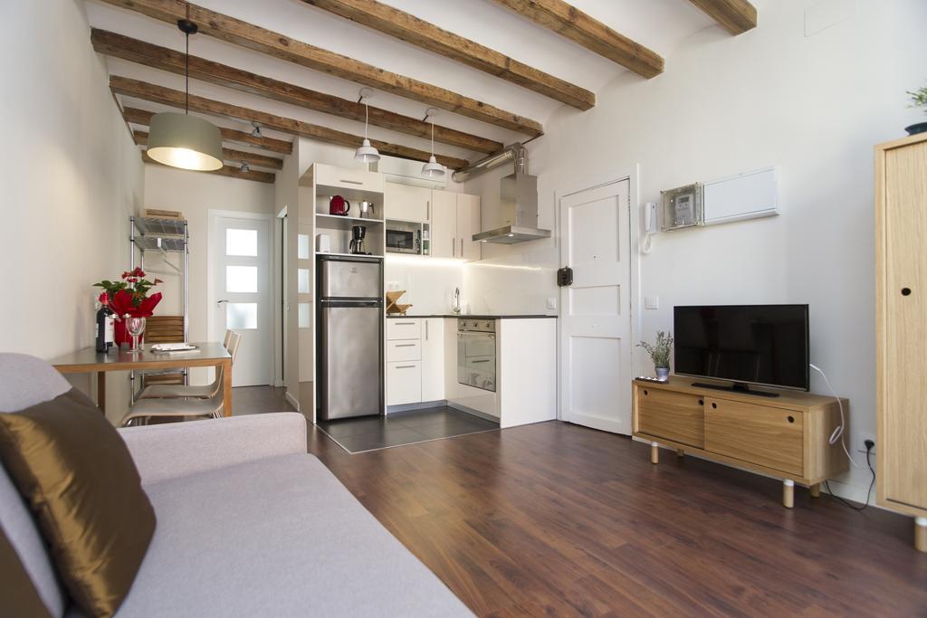 Apartments Barcelona Sagrada Szoba fotó
