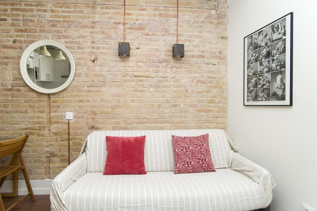 Apartments Barcelona Sagrada Szoba fotó