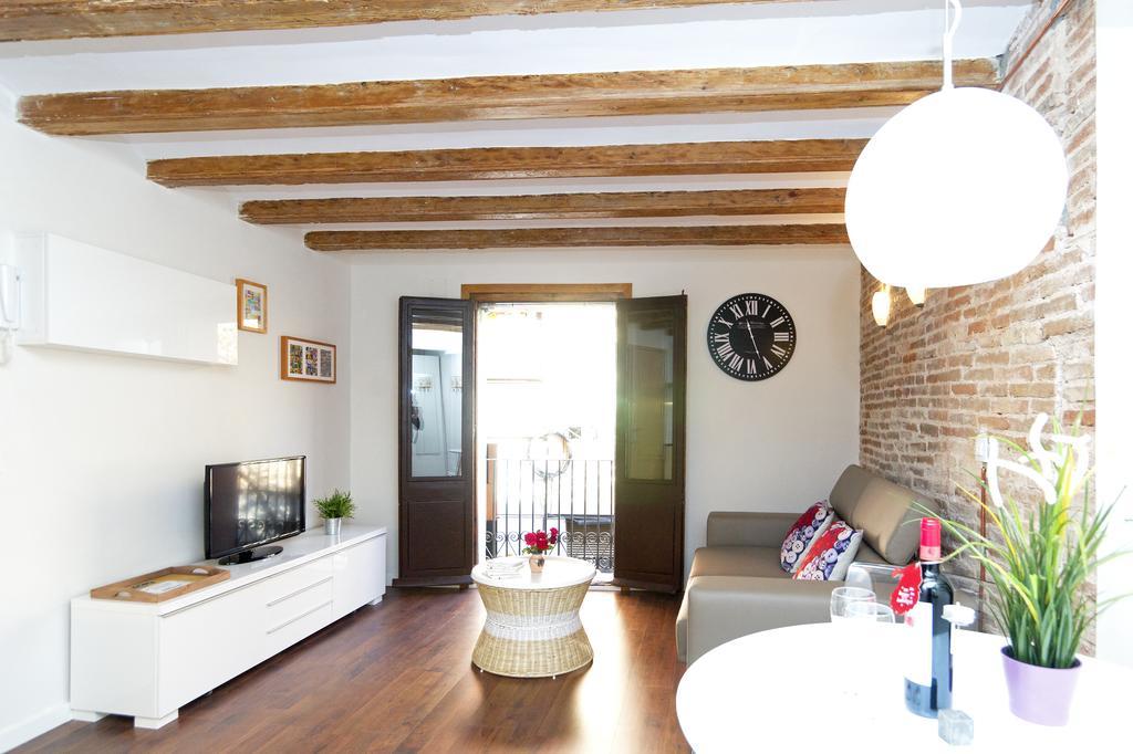 Apartments Barcelona Sagrada Szoba fotó